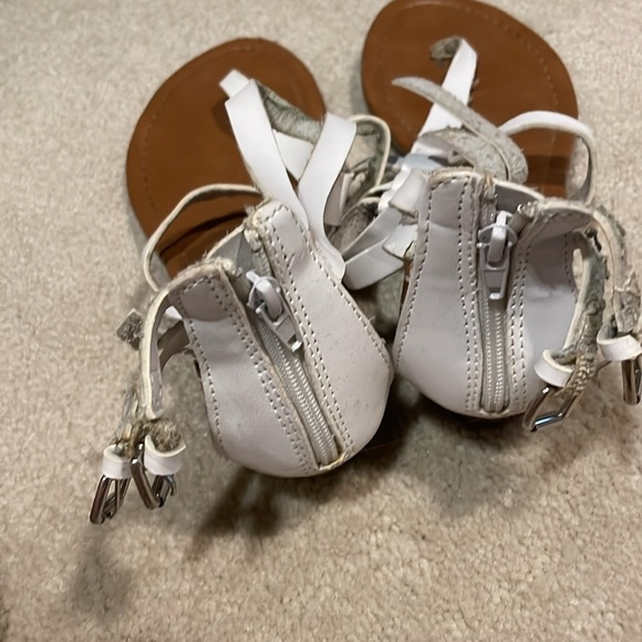 VINTAGE Express gladiator kitten heeled sandals. Size 6. - Picture 3 of 6